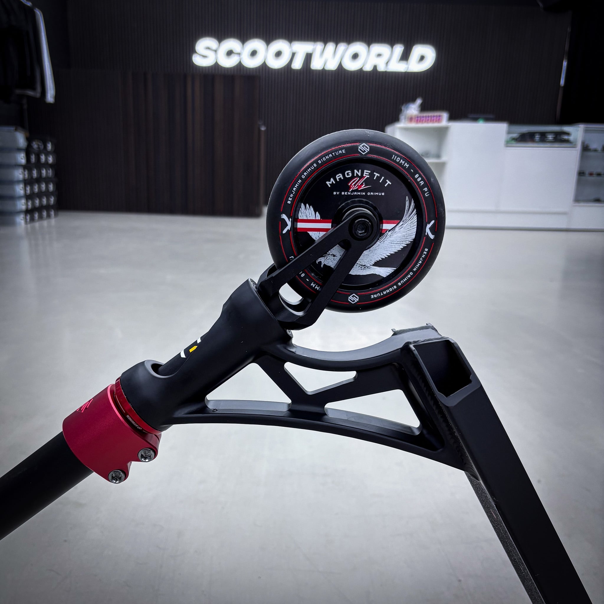 Striker Panda Freestyle Custom Build - Black/Red-ScootWorld.dk