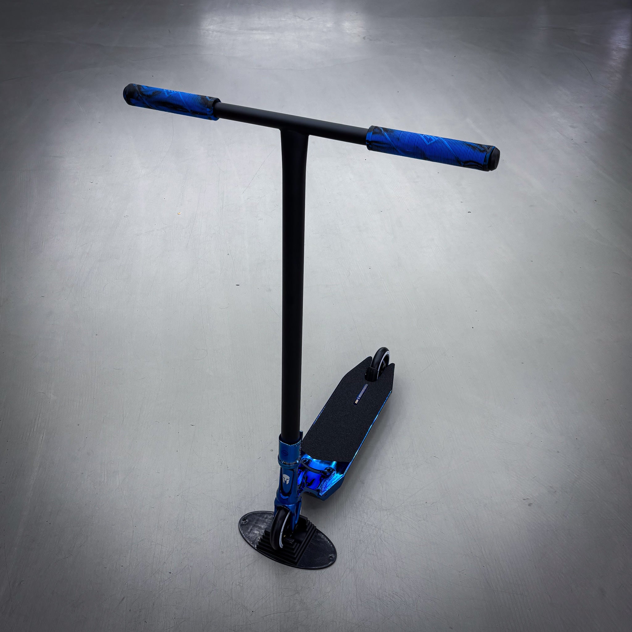 Striker Ethic 460mm Chrome Blue Custom Build - Blue/Black-ScootWorld.dk
