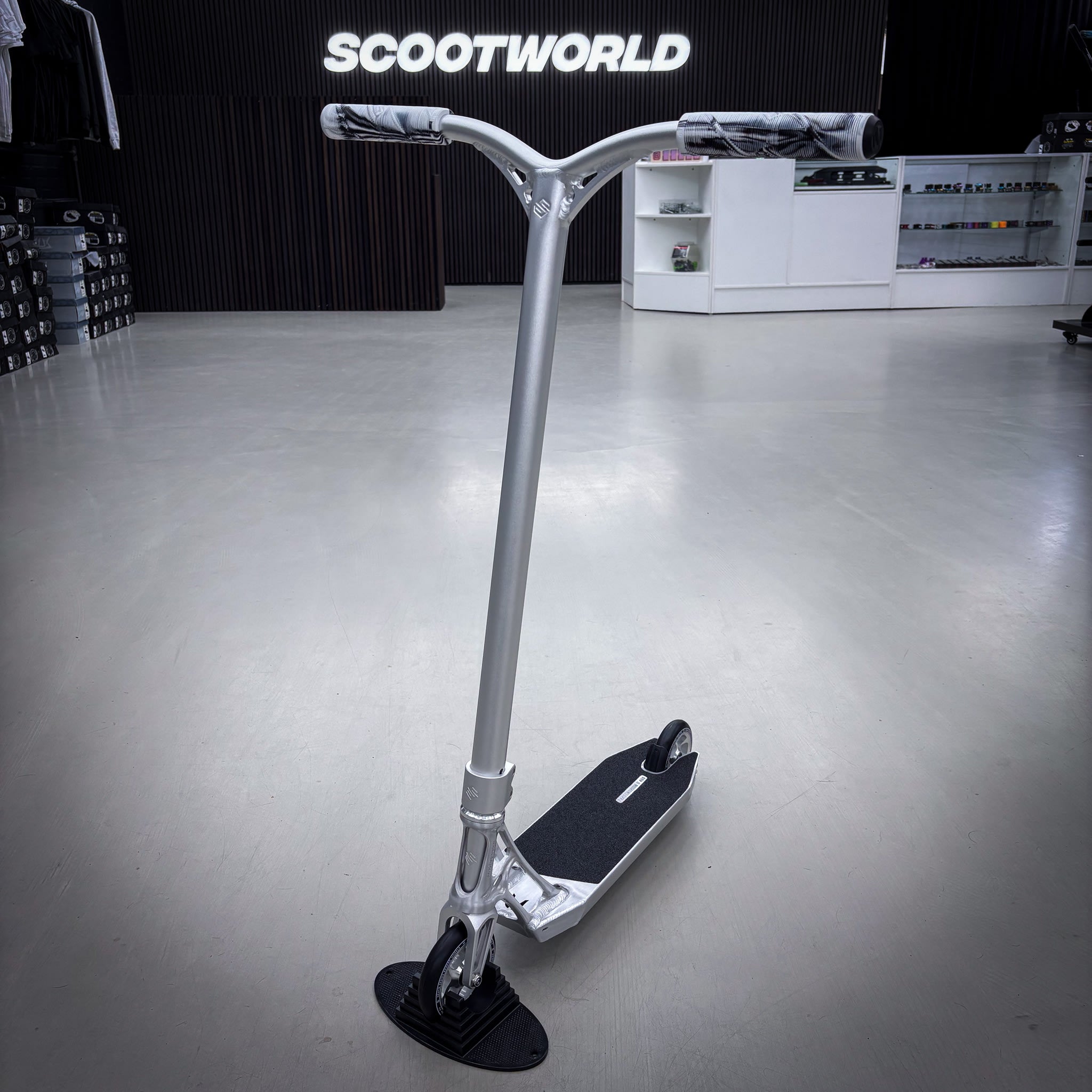 Striker Ethic Silver Custom Build - Silver-ScootWorld.dk