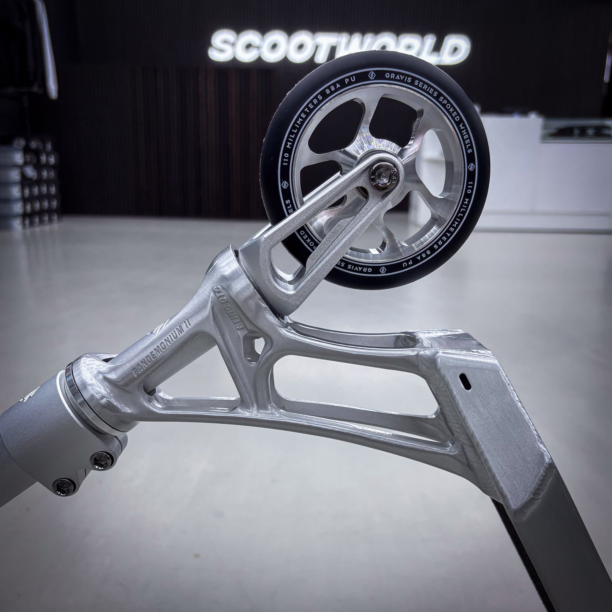 Striker Ethic Silver Custom Build - Silver-ScootWorld.dk