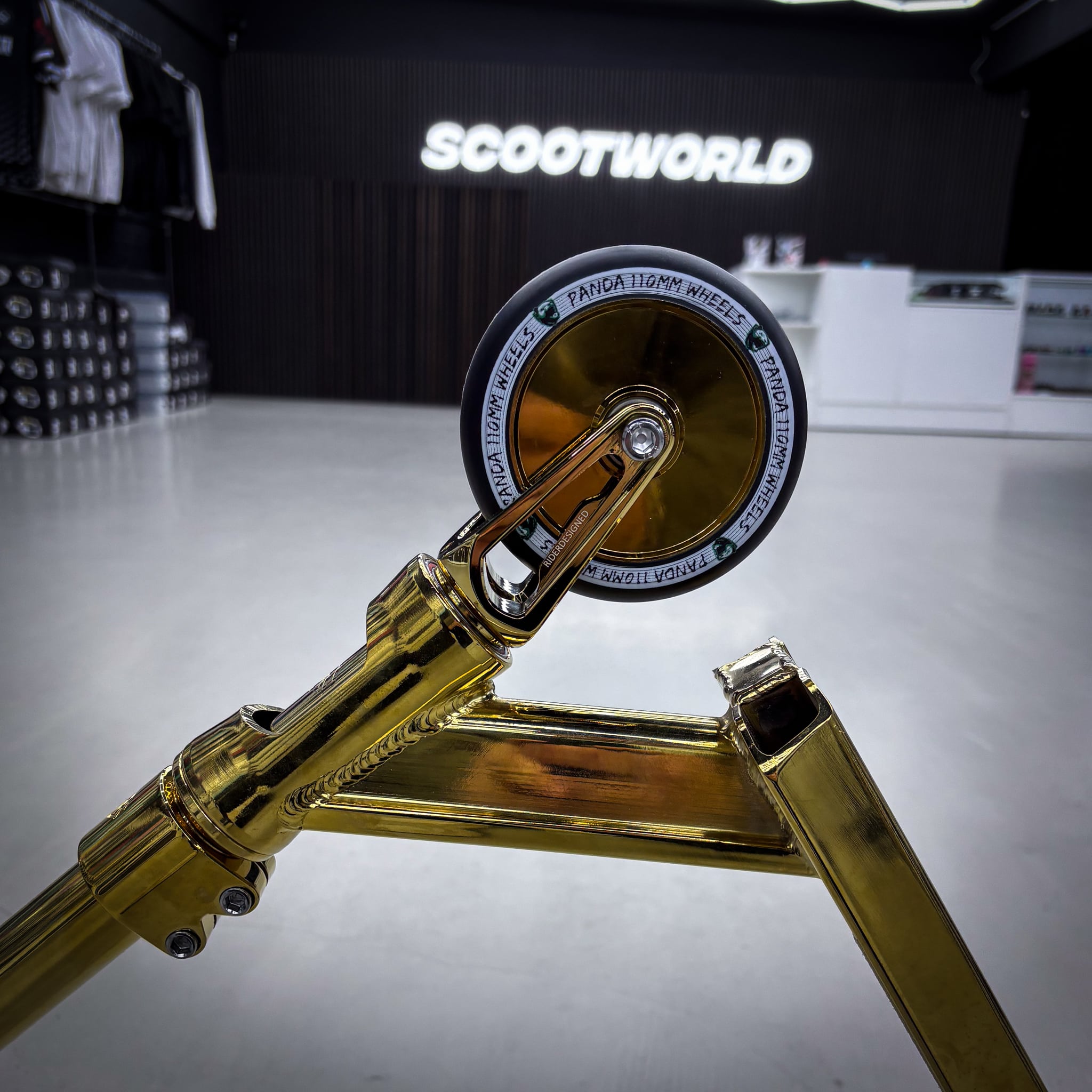 Striker Panda Gold Custom Løbehjul - Gold-ScootWorld.dk