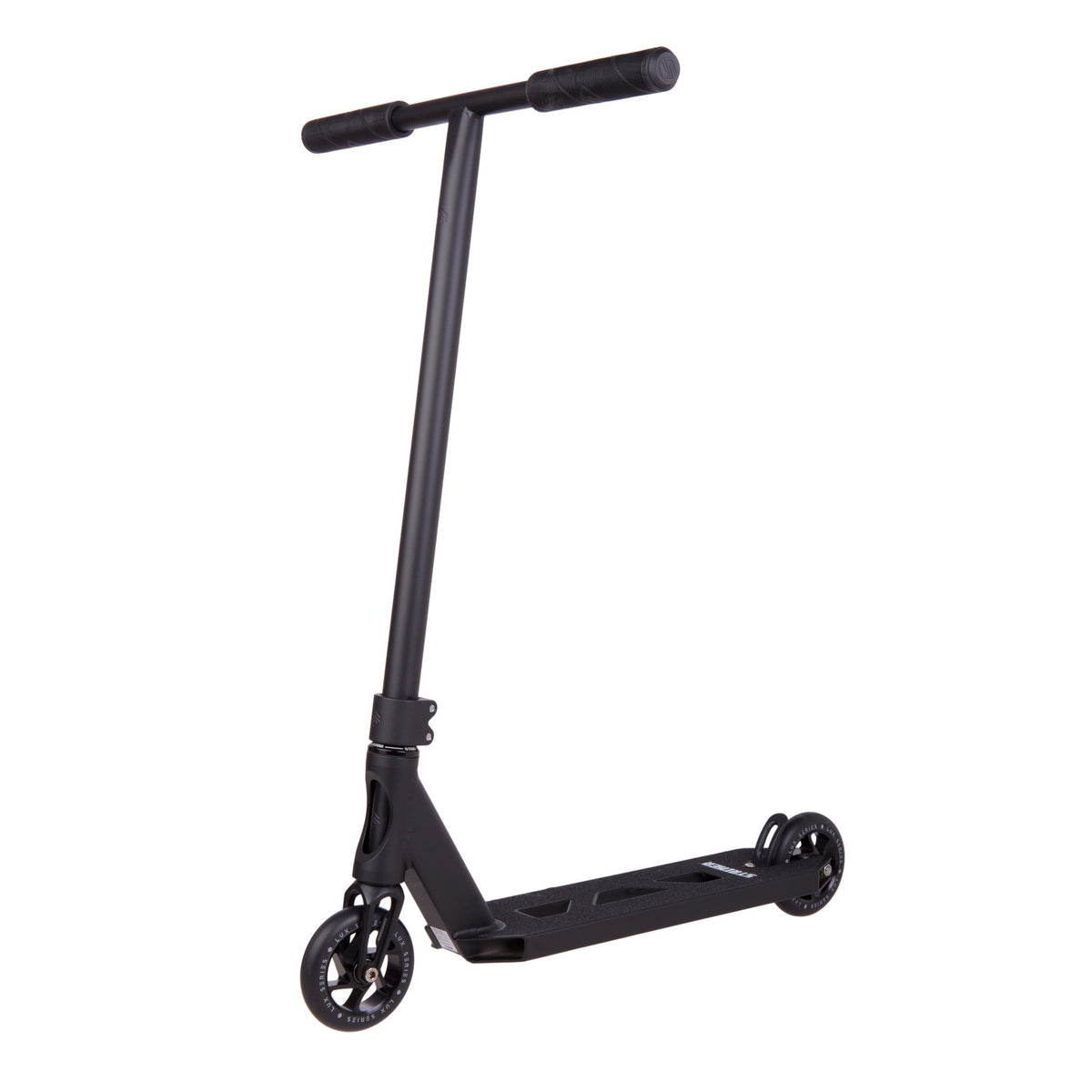 Striker Essential Stuntstep - Zwart
